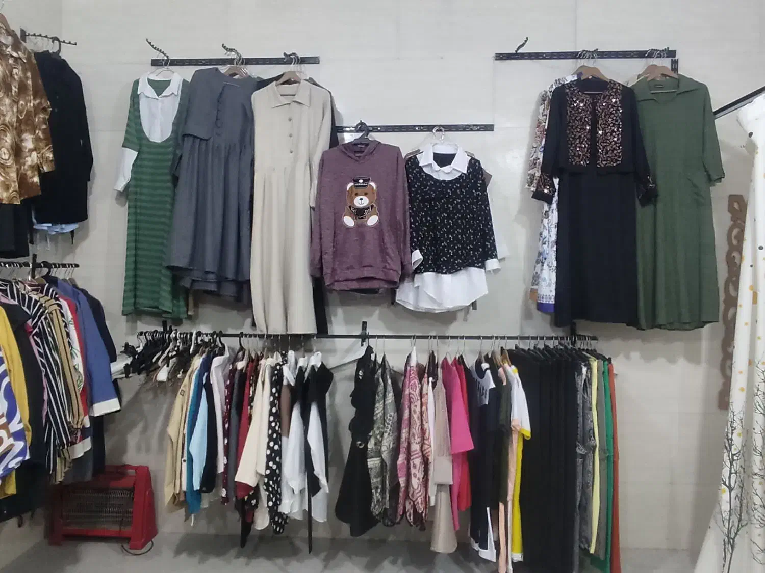 تخلیه فوری لباس های مغازه|لباس|قیدار, |دیوار