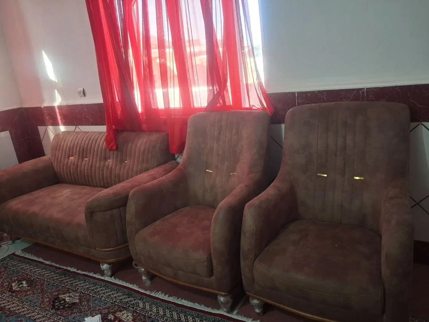 مبل در حد نو چوب راش پارچه چرم سالم زیر قیمت|مبلمان خانگی و میز عسلی|خوانسار, |دیوار