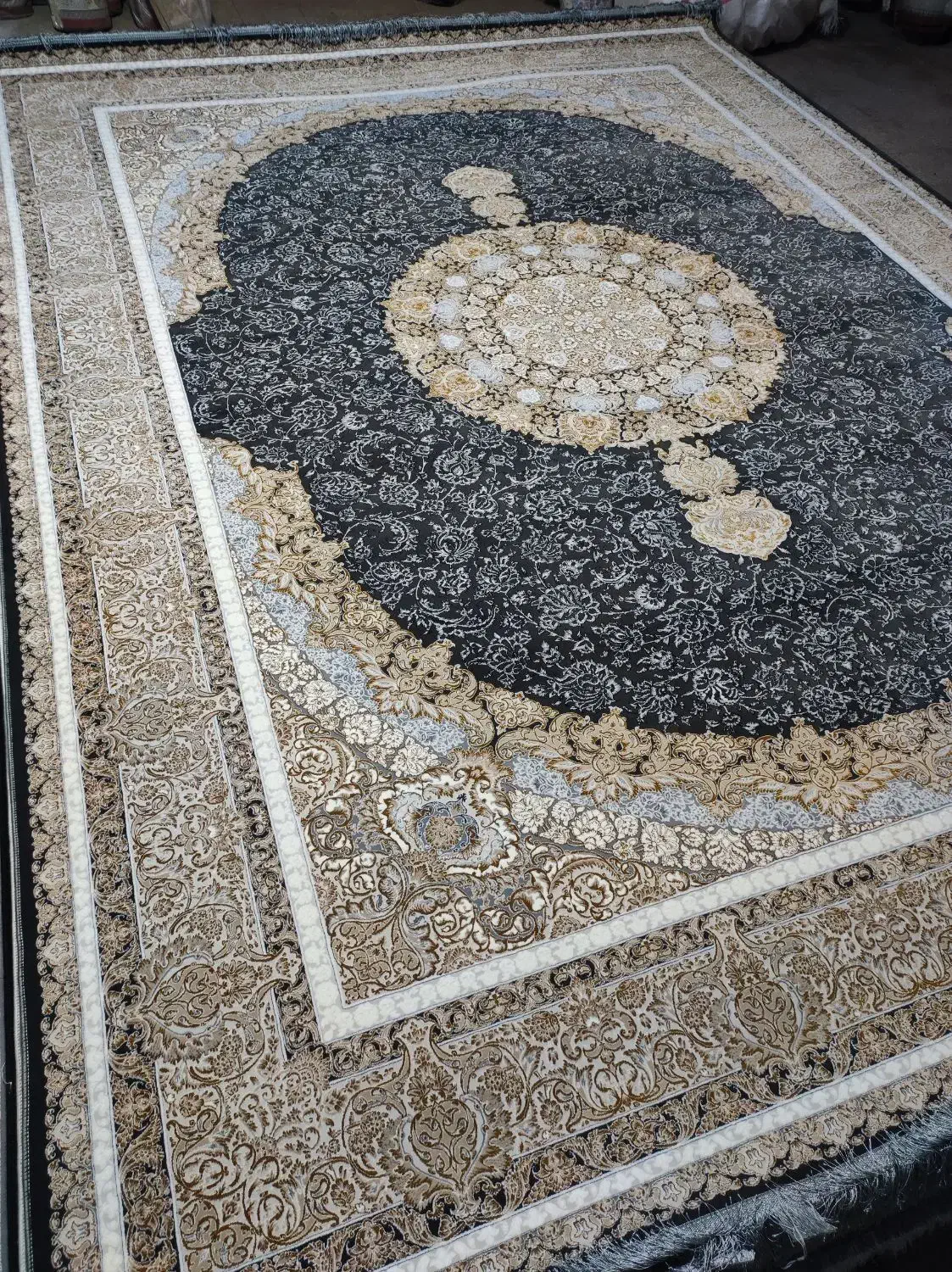 فرش 12 متری/ 1200 شانه/تمام نخ/ ارسال همدان|فرش|همدان, |دیوار