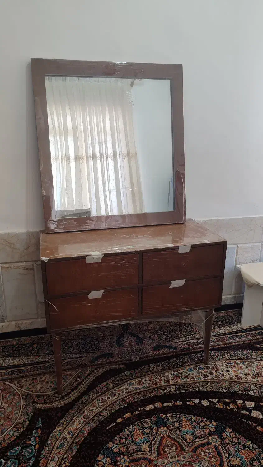 سرویس خواب|تخت و سرویس خواب|کاشمر, |دیوار