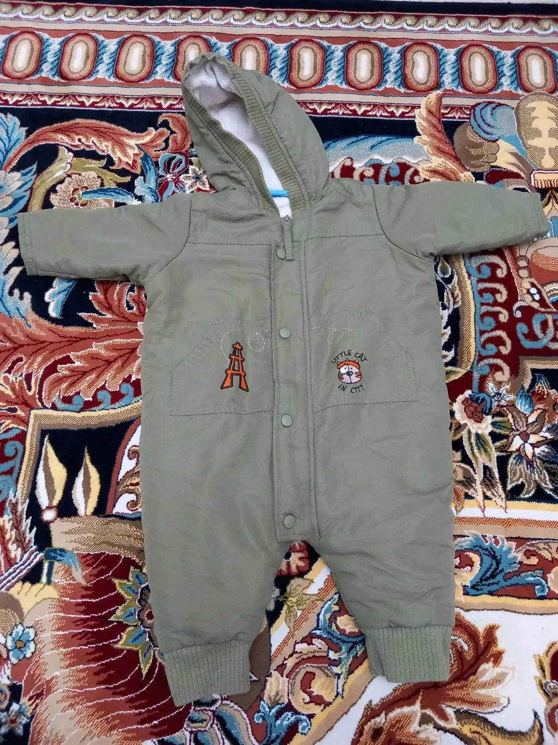 لباس بچه|کفش و لباس بچه|هشتگرد, شهرک ارم شرقی|دیوار