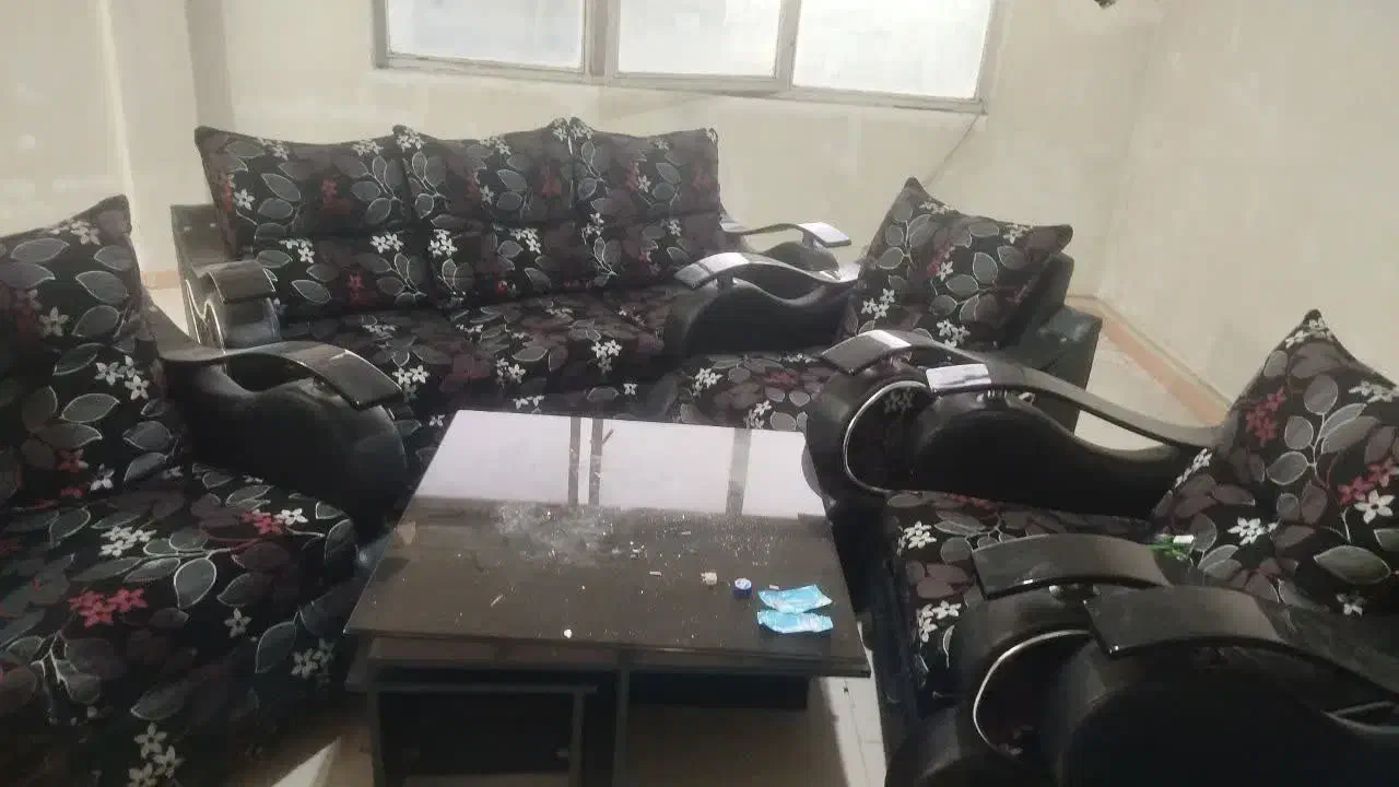 یک دست مبل راحتی|مبلمان خانگی و میز عسلی|تهران, قصر فیروزه ۲|دیوار