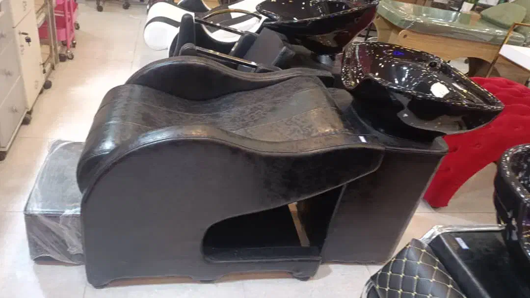 تجهیزات آرایشگاه|آرایشگاه و سالن‌های زیبایی|هشتگرد, طاووسیه|دیوار