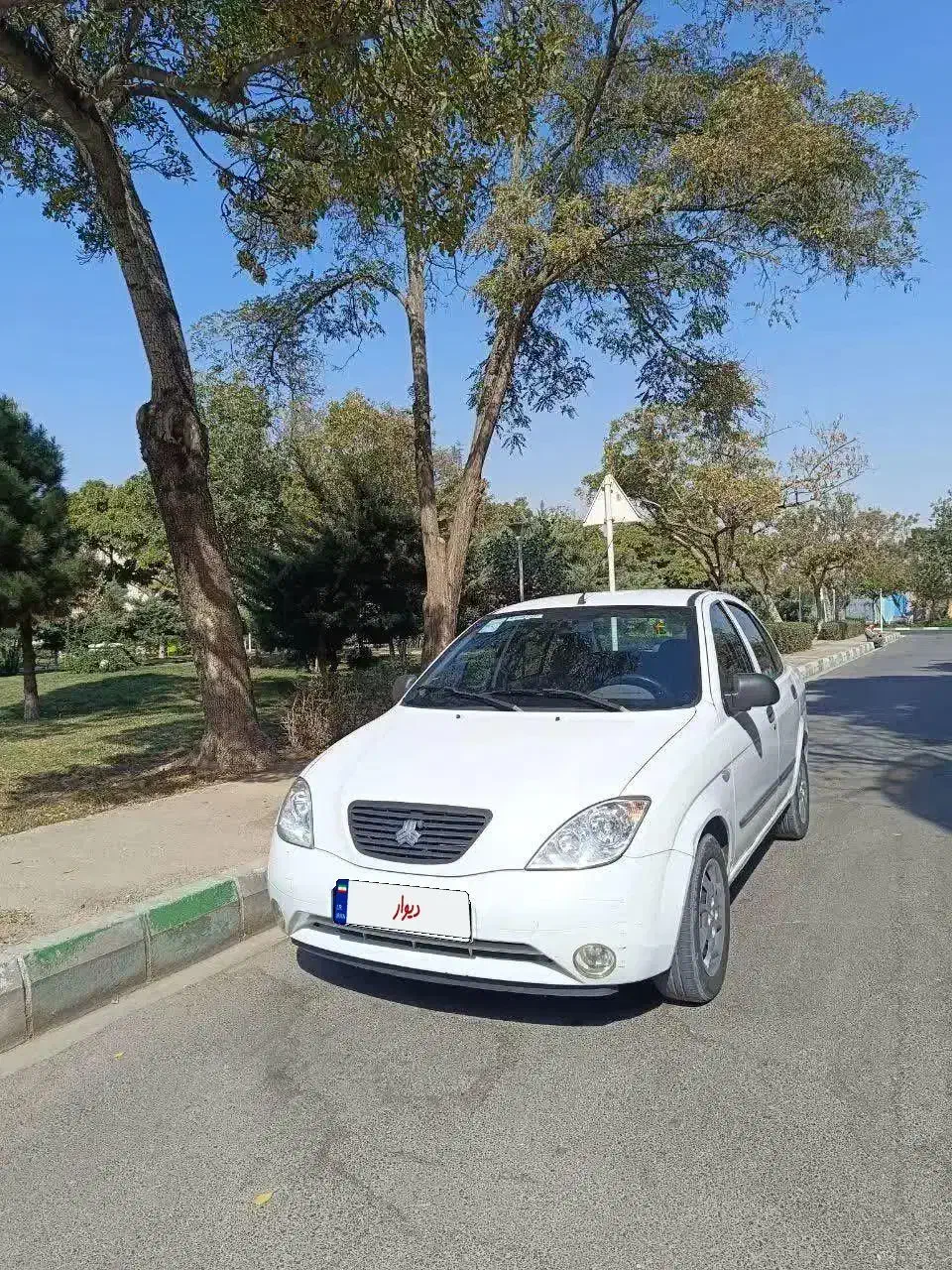 تیبا سفید مدل 98|خودرو سواری و وانت|مشهد, شیرودی|دیوار