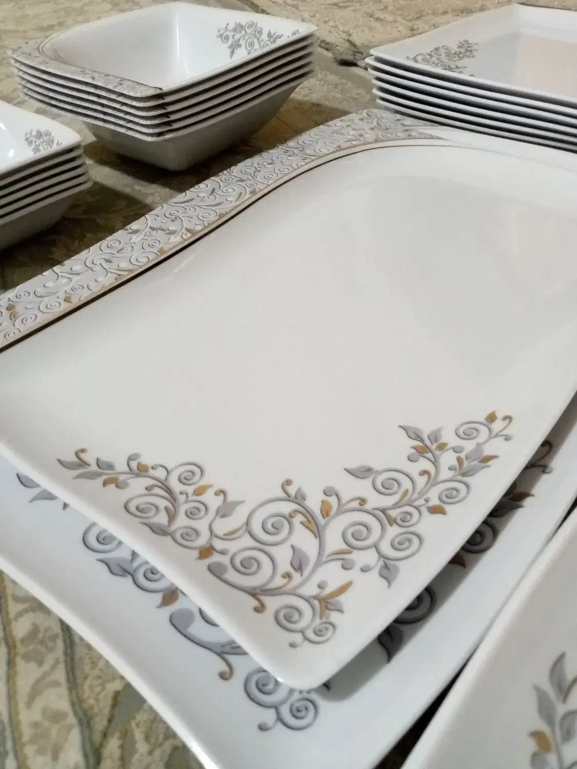 سرویس 32 پارچه ملامین اصل|ظروف سرو و پذیرایی|قم, شهرک توانیر|دیوار