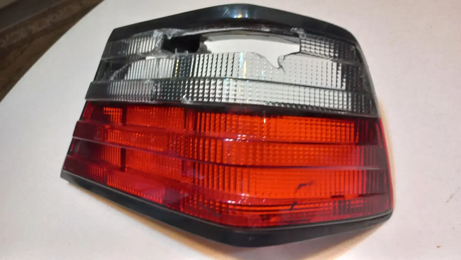 طلق خطر عقب بنز 124-E هلا المان|قطعات یدکی و لوازم جانبی|تهران, مجیدیه|دیوار