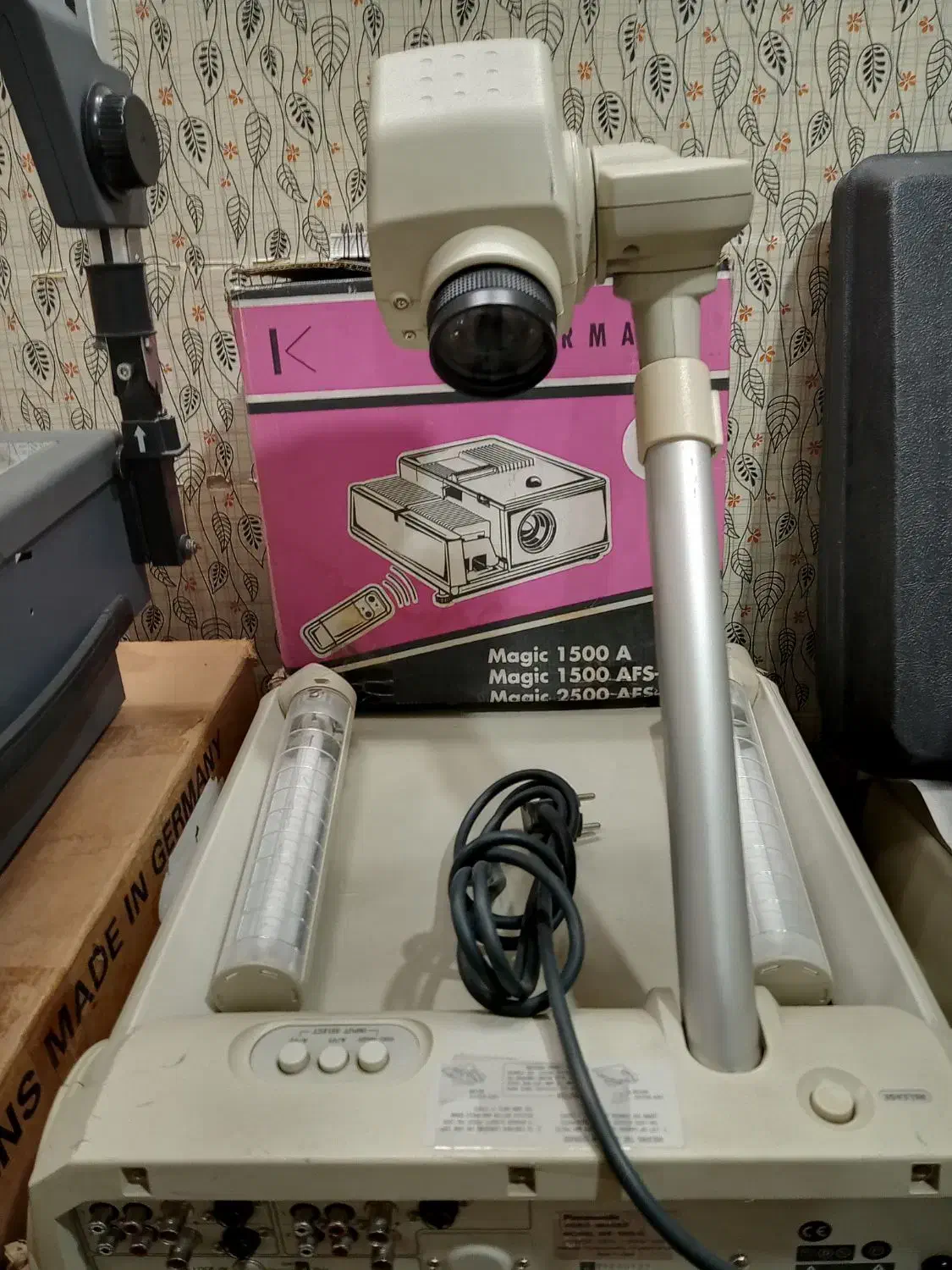 دستگاه ویژولایزر پاناسونیک با دستگاه اسلاید آلمانی|تلویزیون و پروژکتور|ری, جوانمرد قصاب|دیوار