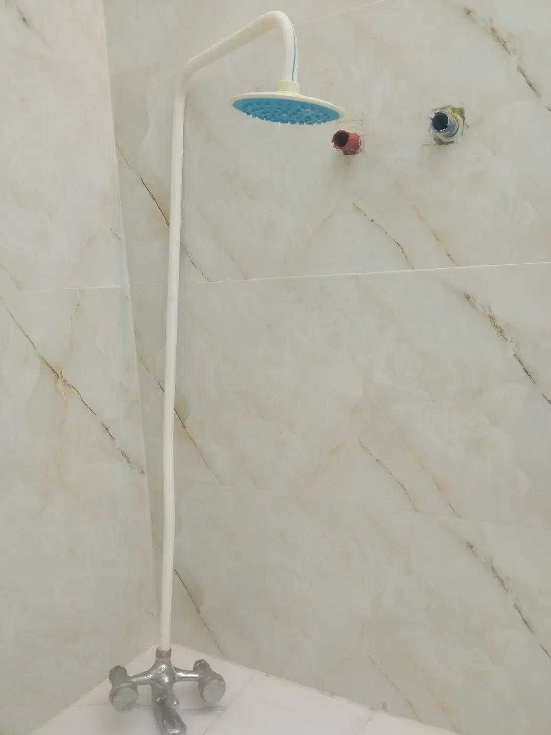 شیر حمام با دوش|لوازم حمام|میانه, |دیوار