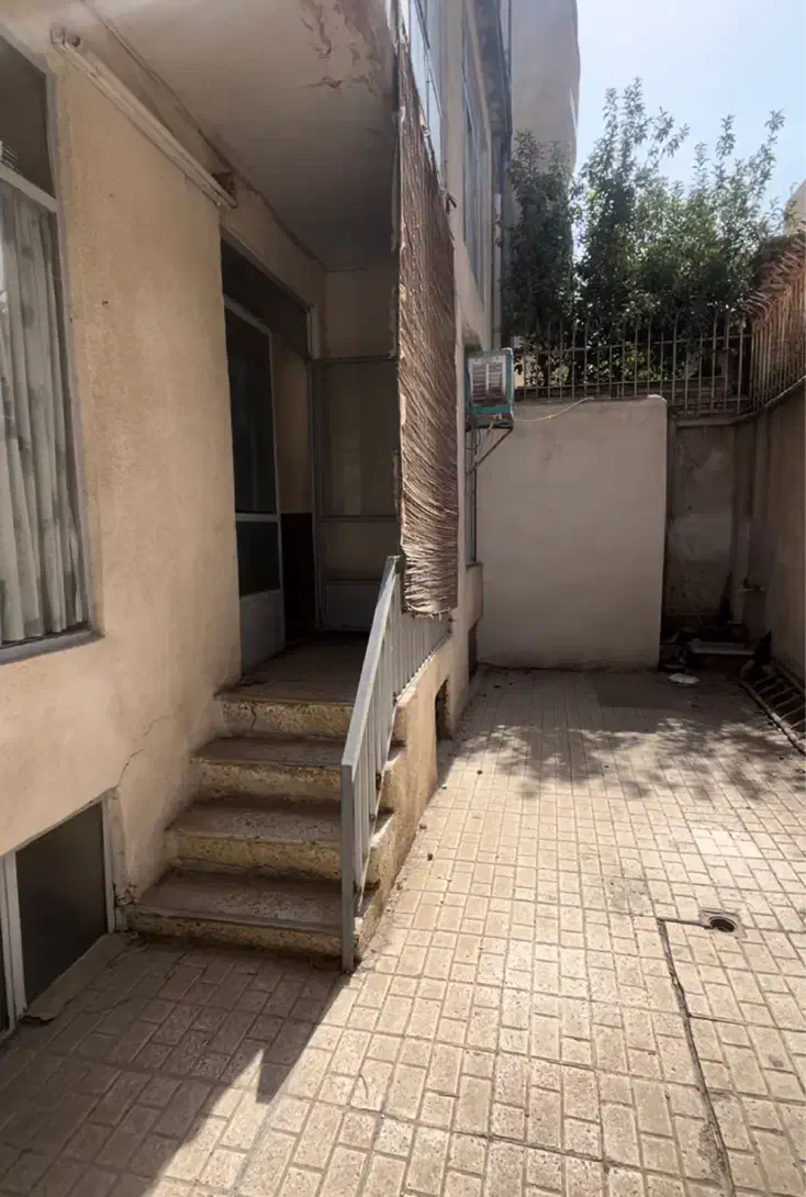 رهن منزل ویلایی۱۰۰ متری/۳طبقه/میدان شهدا/نزدیک حرم|اجارهٔ خانه و ویلا|مشهد, شهید هاشمی نژاد|دیوار