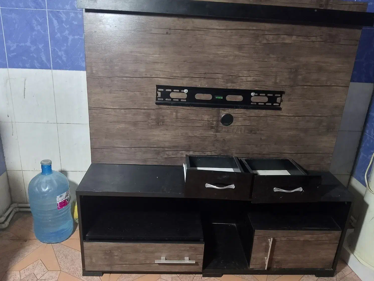 دو تا میز ال ای دی با تختدو نفر|تخت و سرویس خواب|چابهار, |دیوار