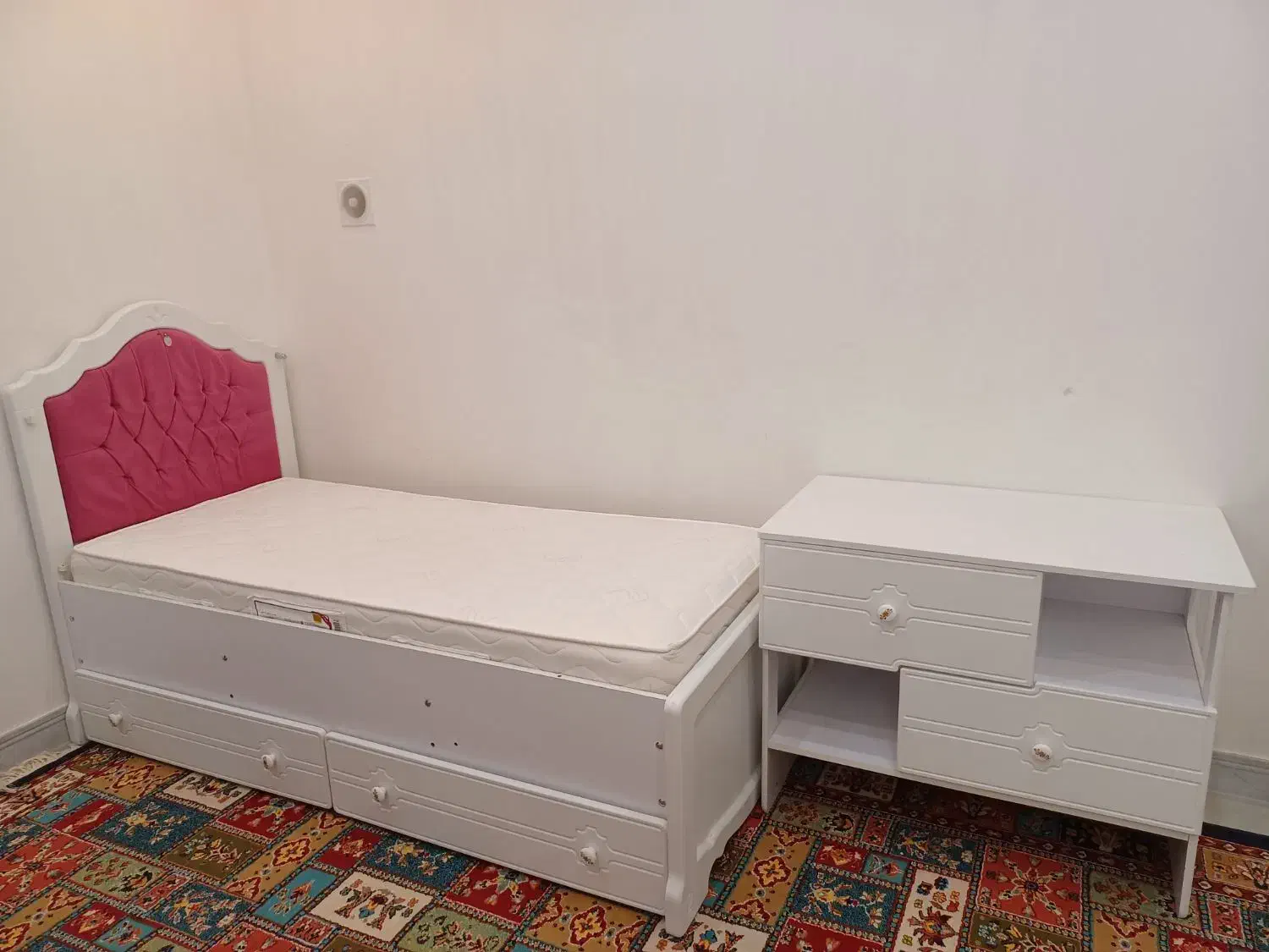 تخت نوجوان|تخت و سرویس خواب|کوهسار (البرز), |دیوار