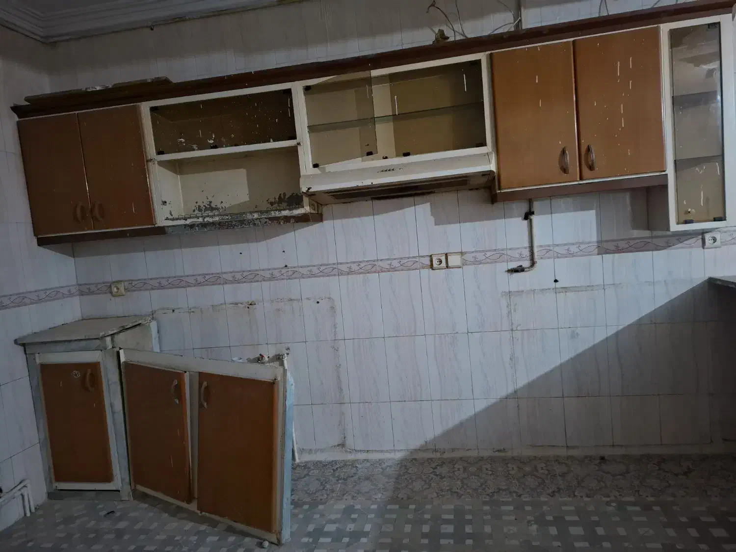 کابینت بدون زنگ زدگی فوری مفت|مصالح و تجهیزات ساختمان|فیروزه, |دیوار