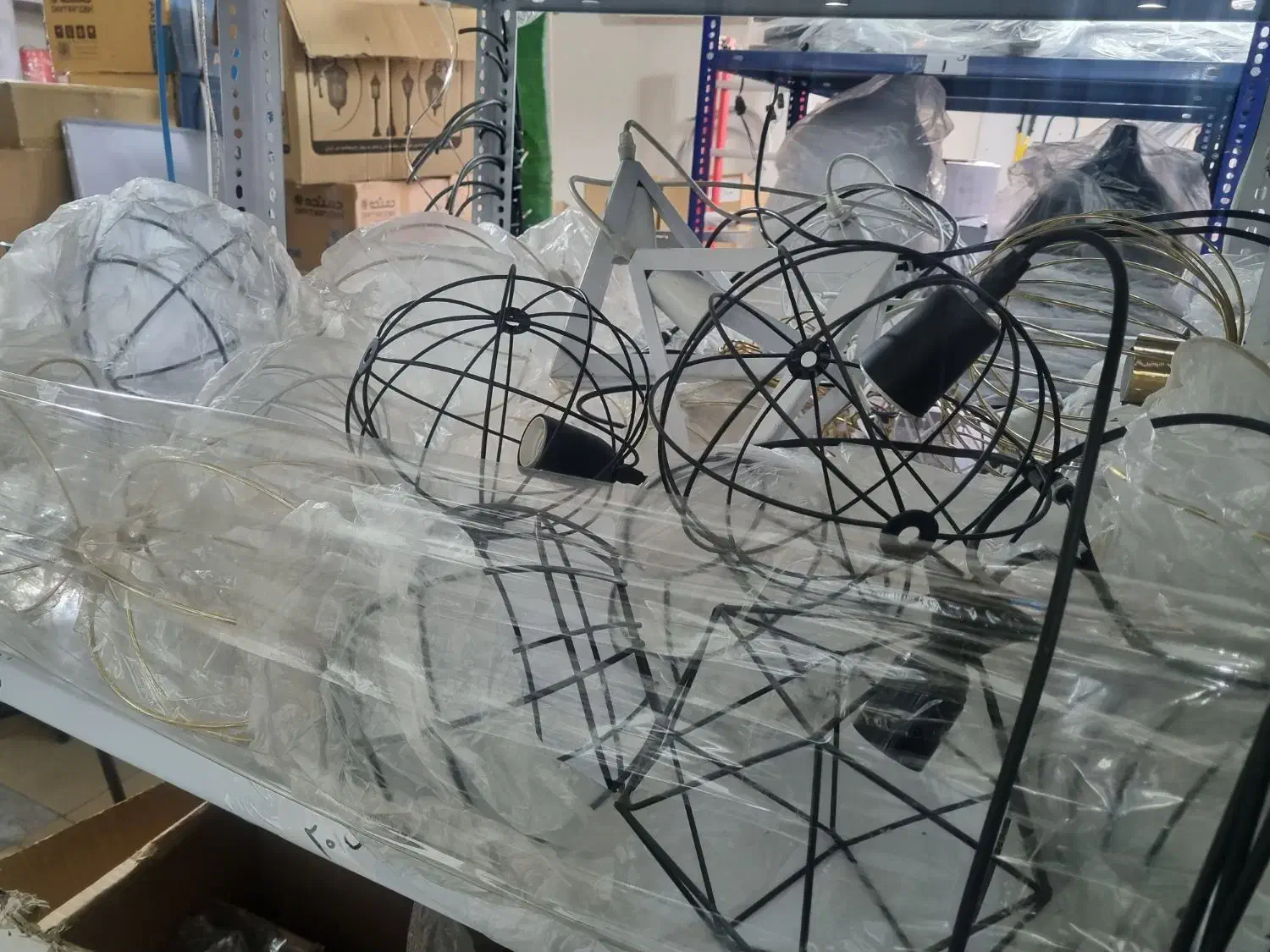 آویزهای تک مسواری و تک|لوستر و چراغ آویز|اصفهان, چرخاب|دیوار