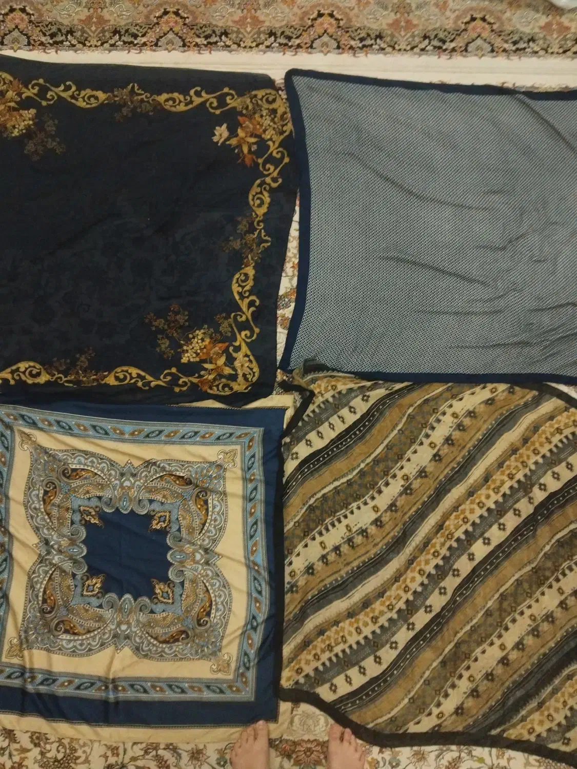 روسری|لباس|لشت نشا, |دیوار