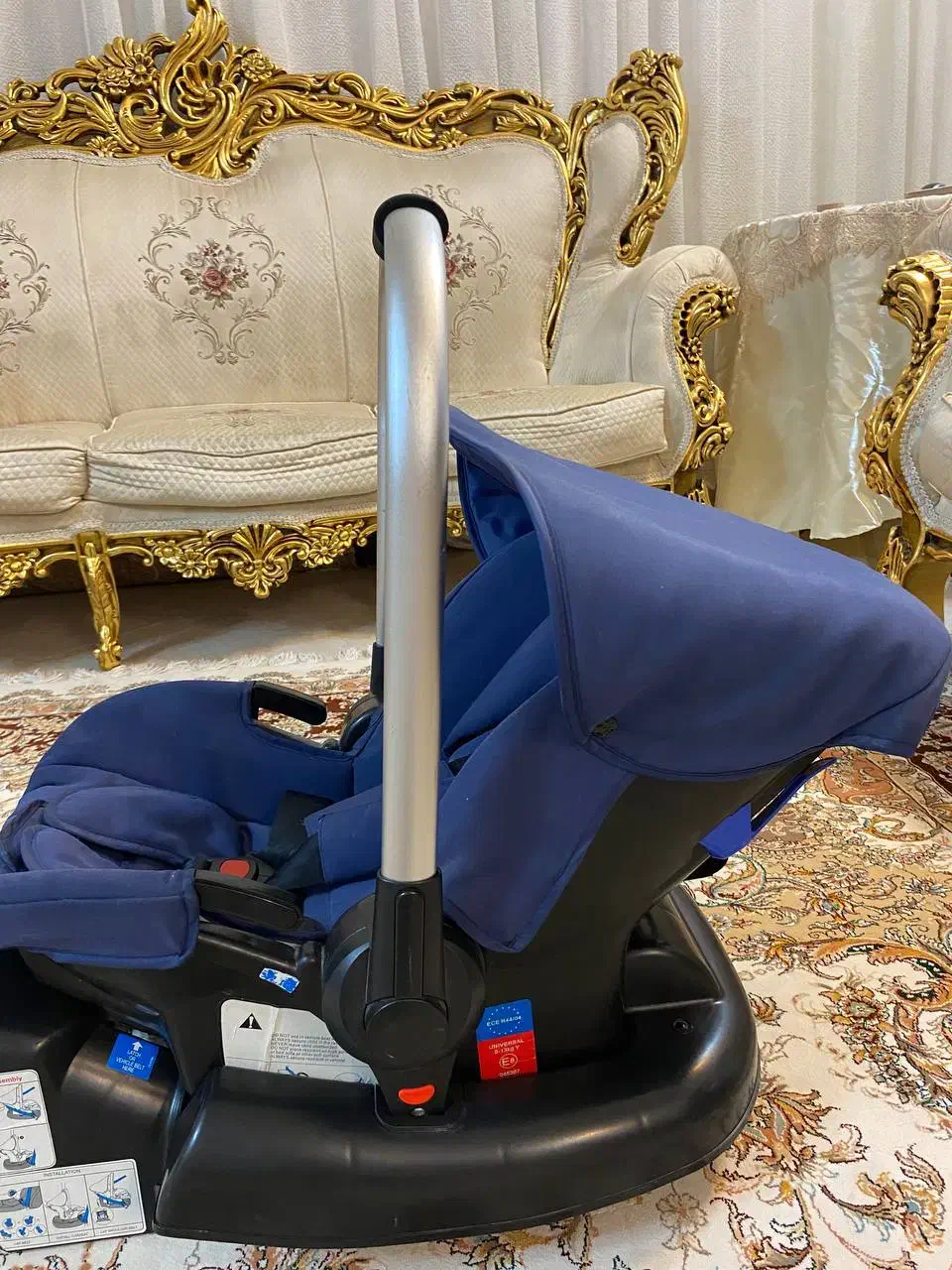 صندلی ماشین و کریر در حد نو ویکی|تخت و صندلی بچه|قم, براسون|دیوار