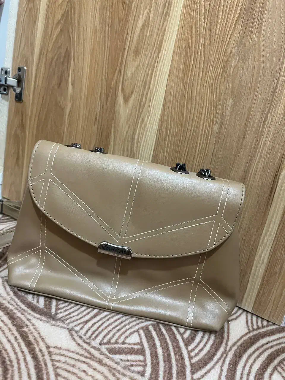 کیف نونو|کیف، کفش، کمربند|بروجرد, |دیوار