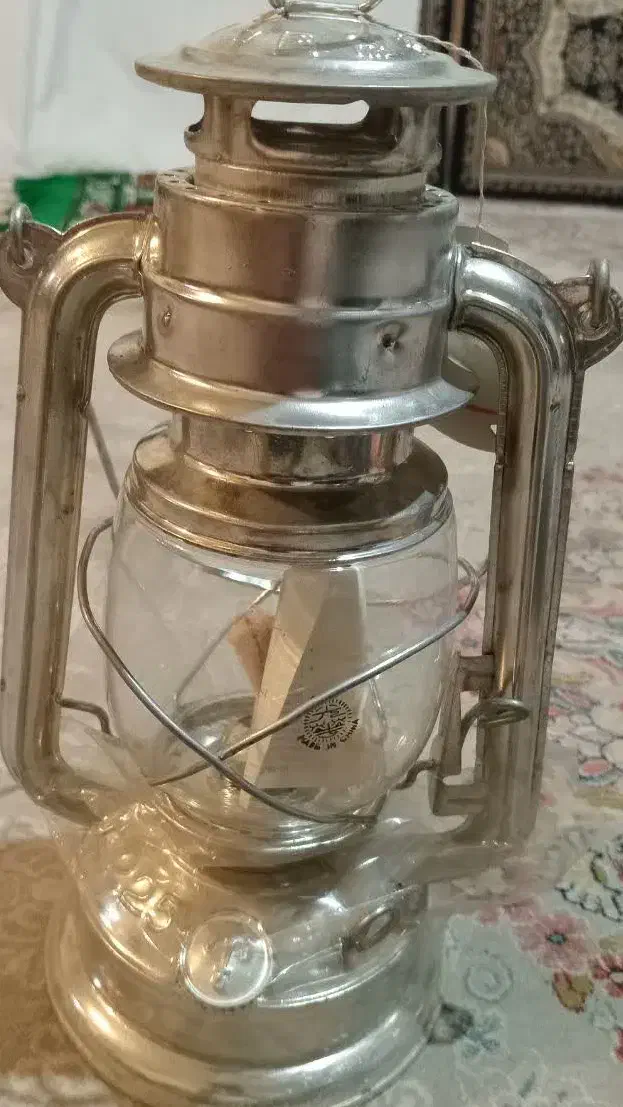 فانوس روشنایی با ارتفاع ۲۸سانتی متر|کلکسیون اشیاء عتیقه|شیراز, بعثت|دیوار