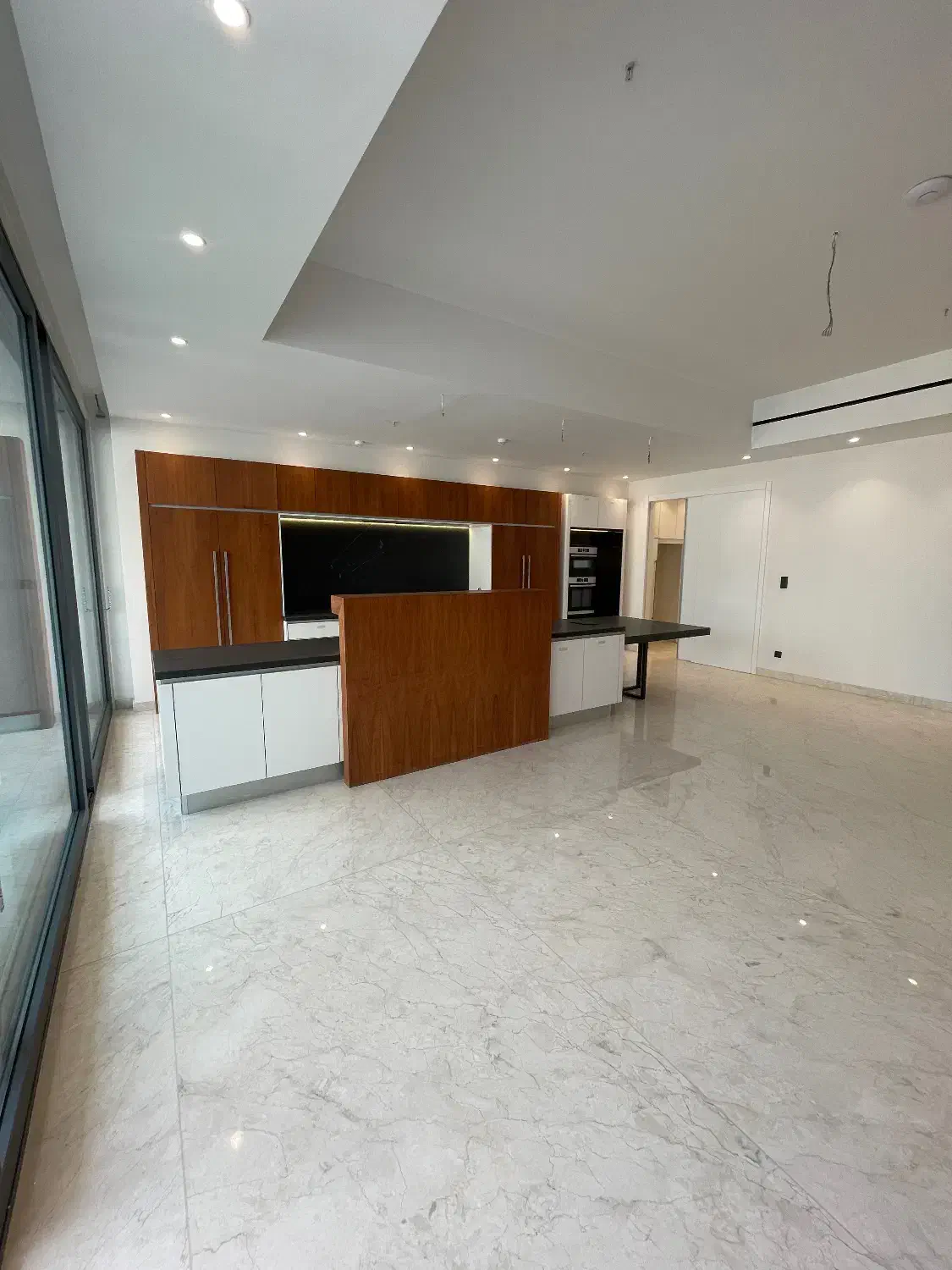 زعفرانیه تندیس زنبق-۳۲۰ متر دید ابدی سعداباد