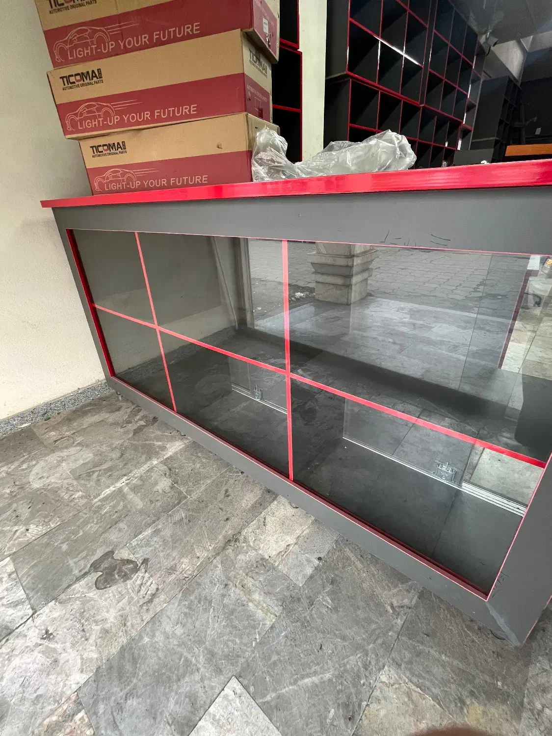 ویترین کشویی مغازه|فروشگاه و مغازه|رشت, حسین آباد|دیوار