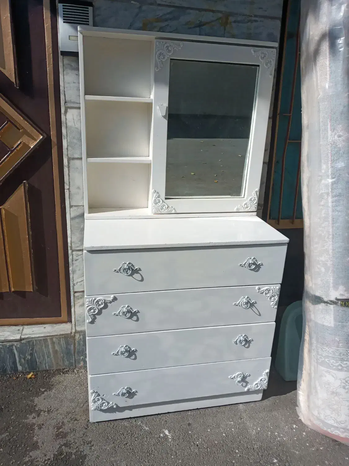 دراور|جاکفشی، کمد، دراور|بروجرد, |دیوار