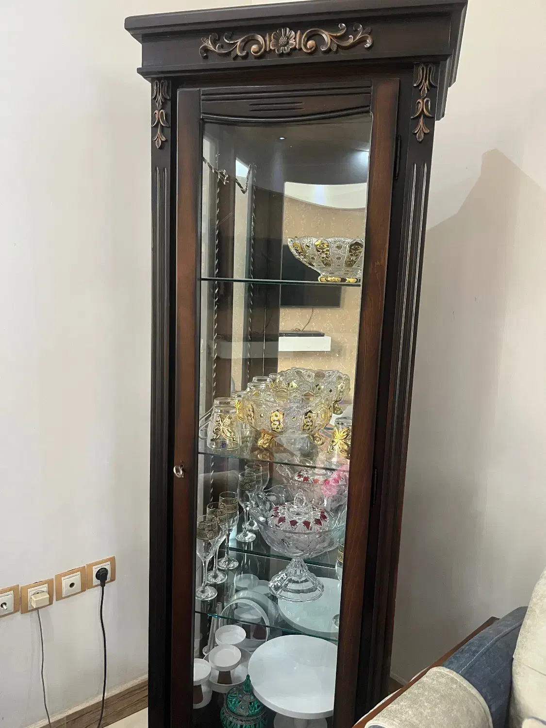 بوفه ی چوبی|بوفه، ویترین، کنسول|رشت, دروازه لاکان|دیوار