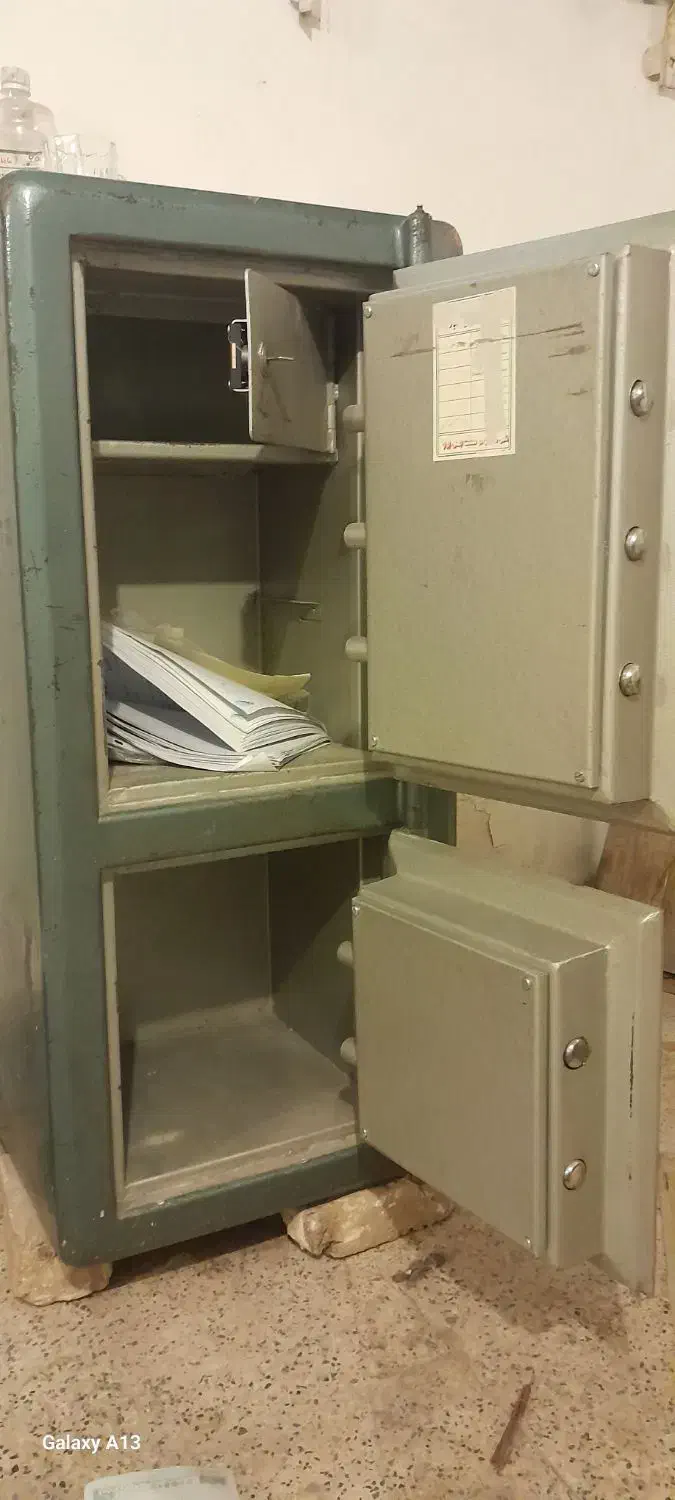 گاو صندوق ۳۰۰ کیلویی|ابزارآلات|مشهد, چهارچشمه|دیوار