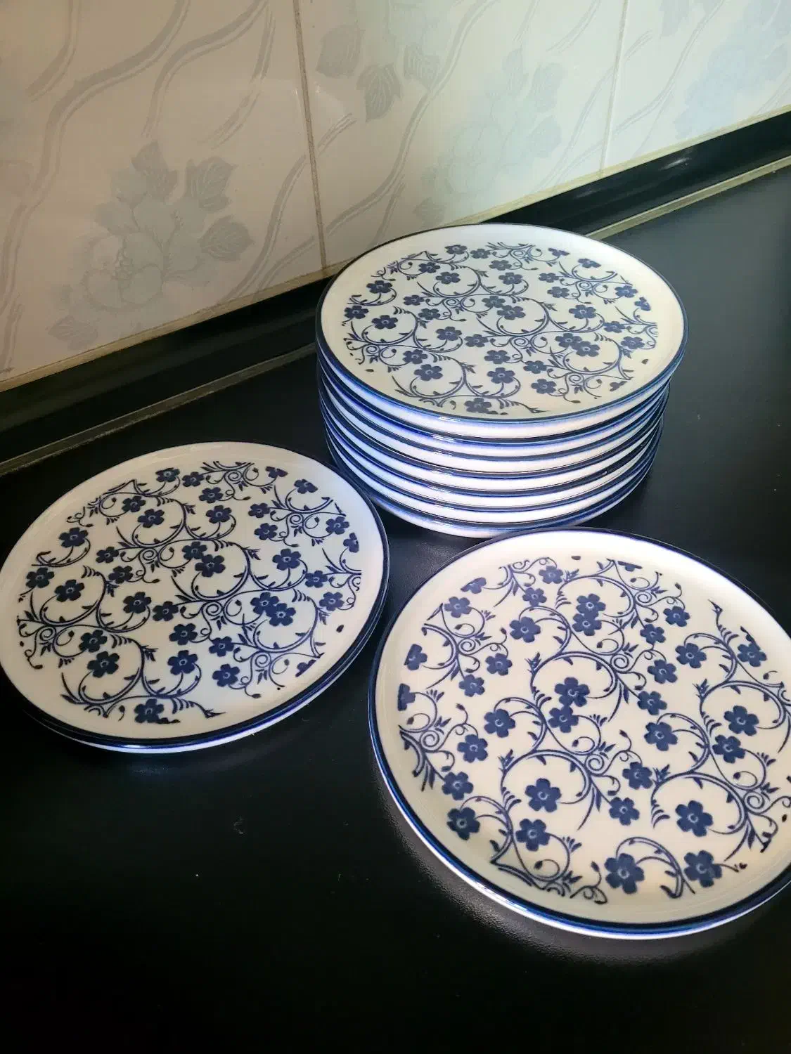 بشقاب|ظروف سرو و پذیرایی|رباط‌کریم, رباط‌کریم|دیوار