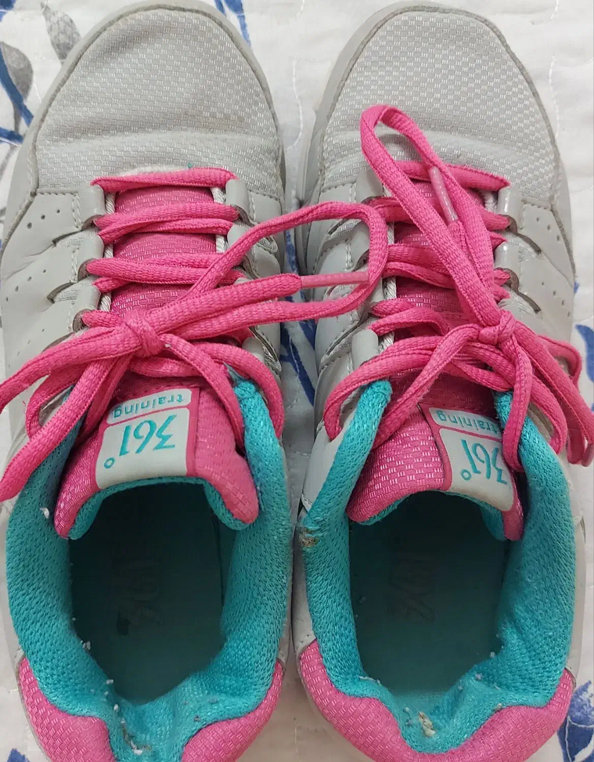 کتانی های زنانه اصل سایز ۳۸|کیف، کفش، کمربند|اندیشه, اندیشه فاز ۵|دیوار