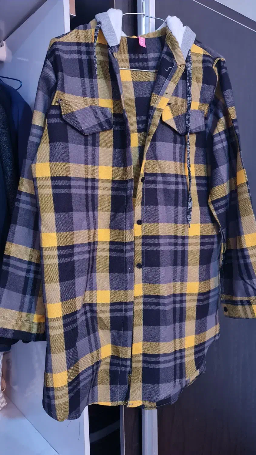 لباس پاییزه|لباس|صدرا-فارس, فاز ۱|دیوار