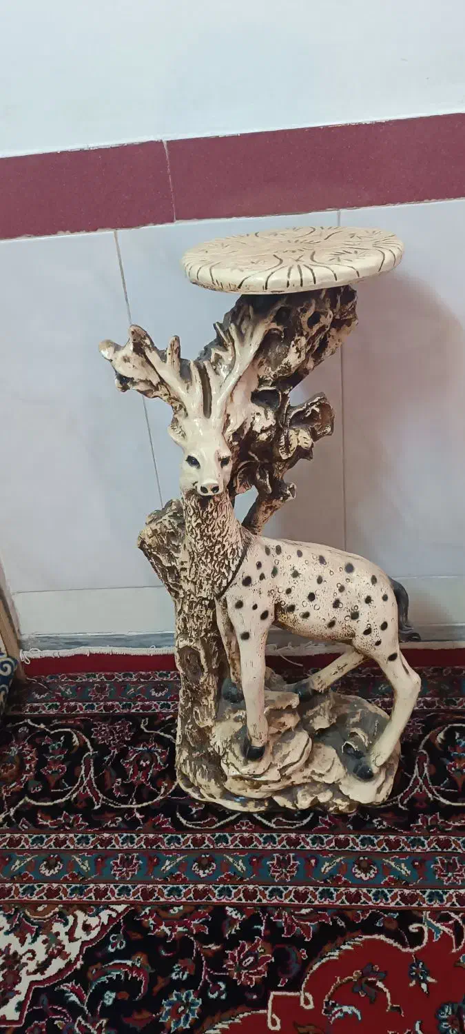 گوزن نو|مجسمه، تندیس، ماکت|بروجرد, |دیوار