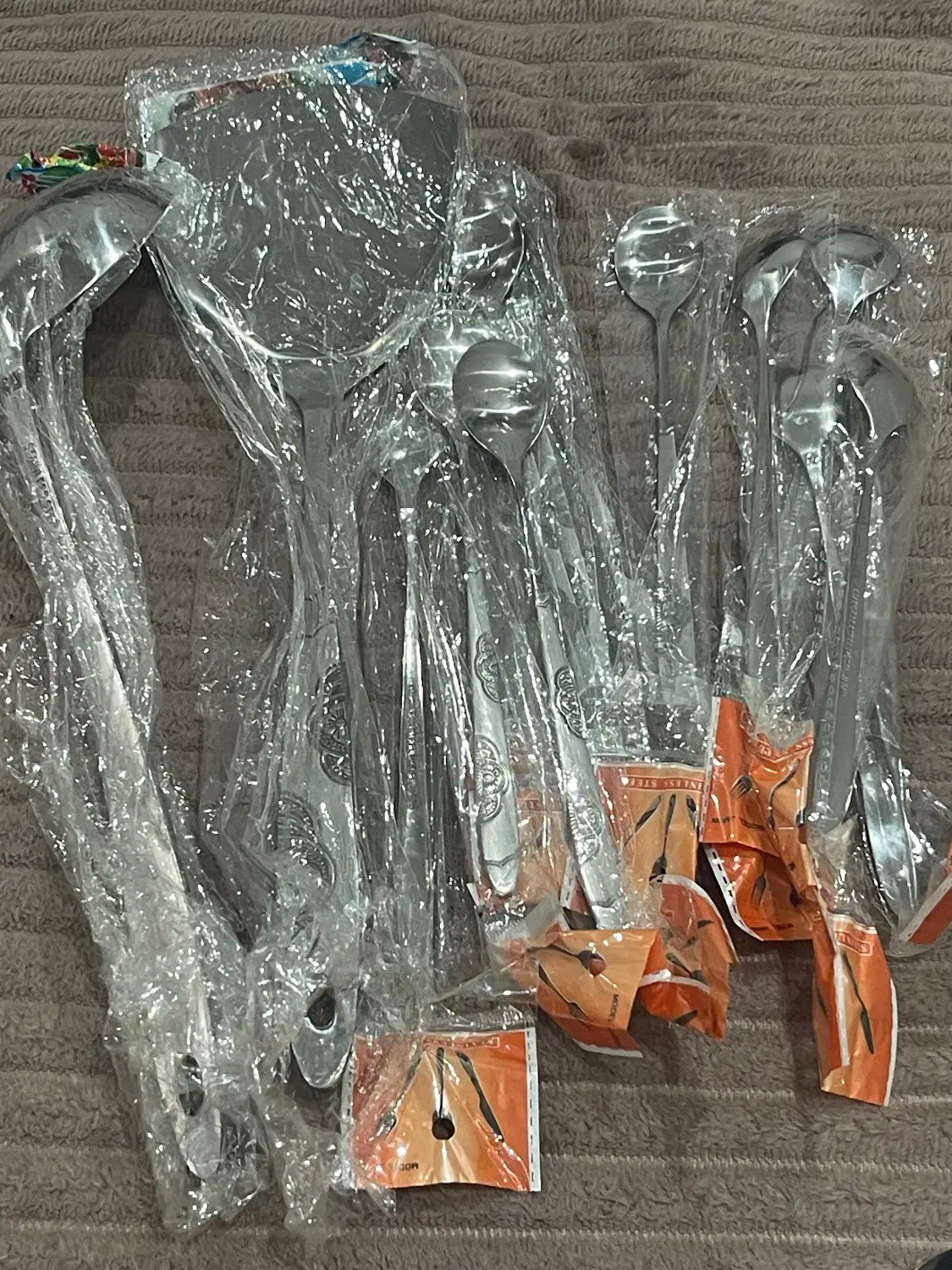 سرویس قاشق چنگال دستی ۱۵۰|ظروف سرو و پذیرایی|خوی, |دیوار