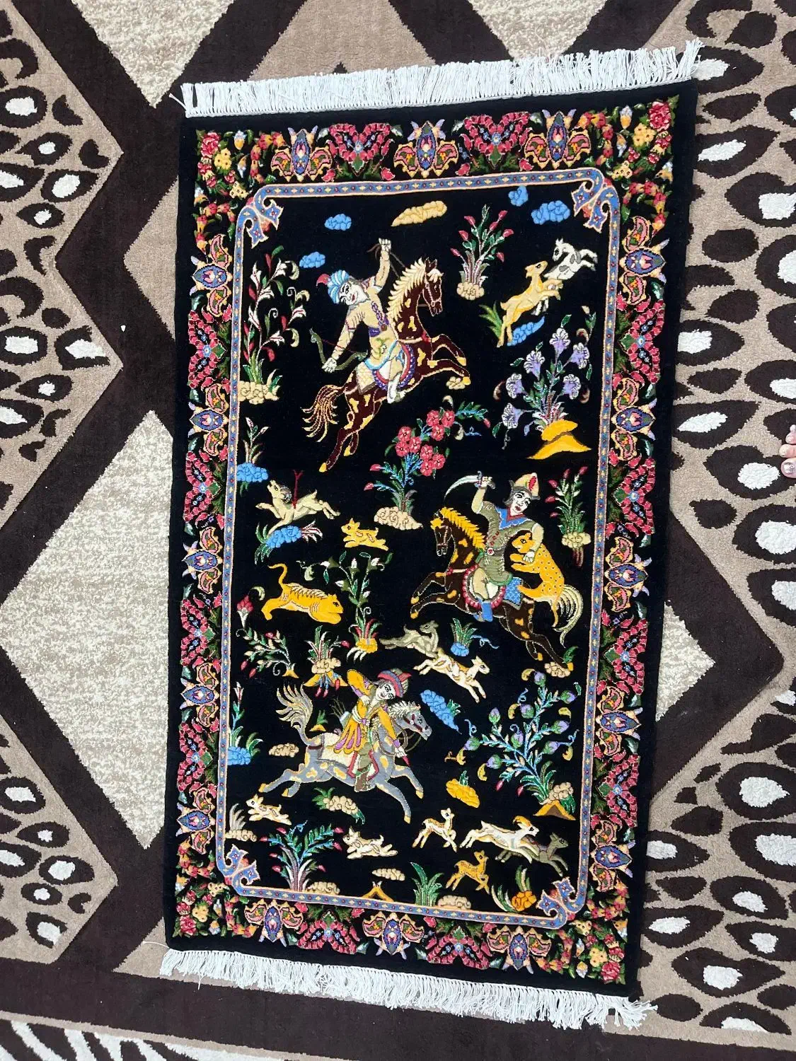 قالی شکارگاه دست باف|فرش|مسجد سلیمان, |دیوار