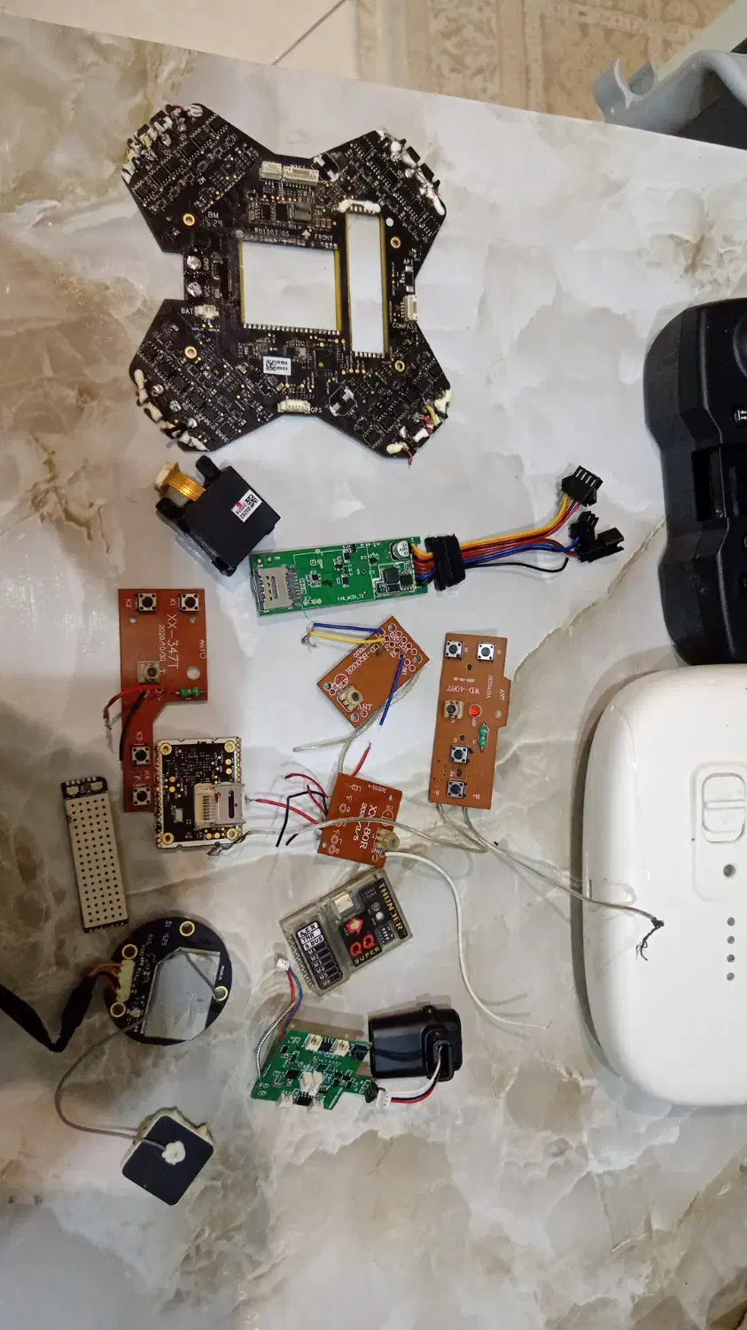 کلیه قطعات ساخت کوادکوپتر و هگزا کوپتر|اسباببازی|مراغه, |دیوار