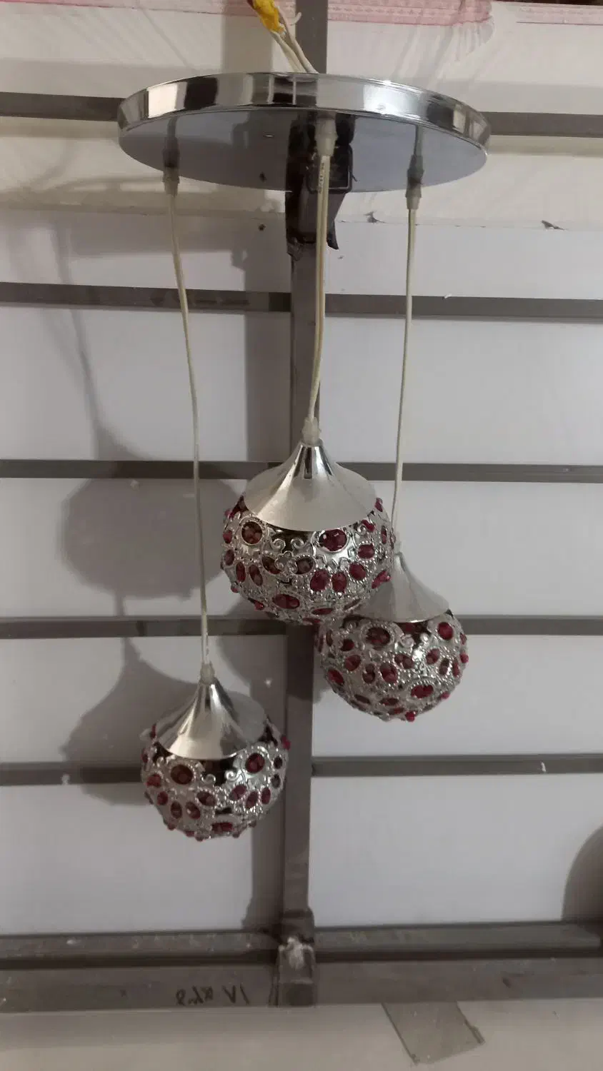 لوستر کاملا سالم ۷۰۰ هزارتومان|لوستر و چراغ آویز|تهران, شیوا|دیوار