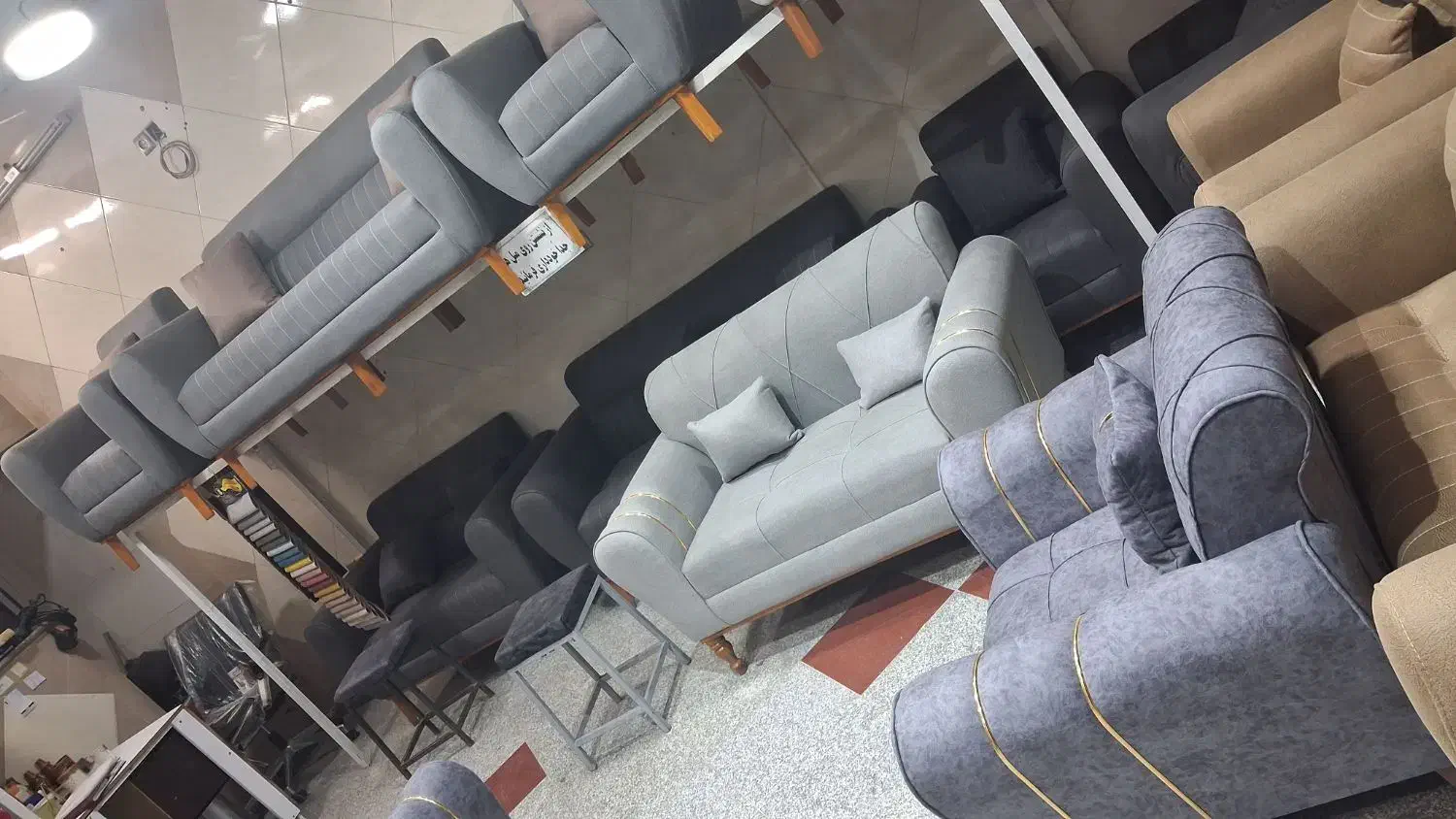 رنگین کمان از مبل علی قمی تک فروشی وعمده ای|مبلمان خانگی و میز عسلی|کاشان, امیرکبیر|دیوار