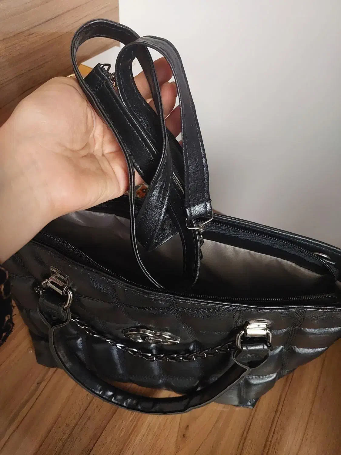 کیف و کفش|کیف، کفش، کمربند|شهرکرد, |دیوار