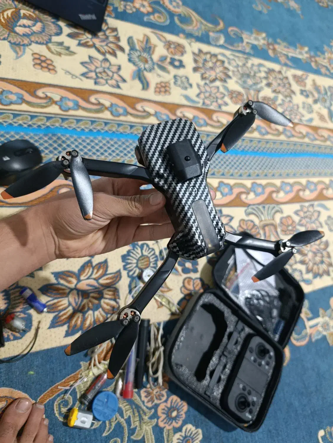 هلی شات دوربین دار|دوربین عکاسی و فیلم‌برداری|شیراز, گل سرخ|دیوار