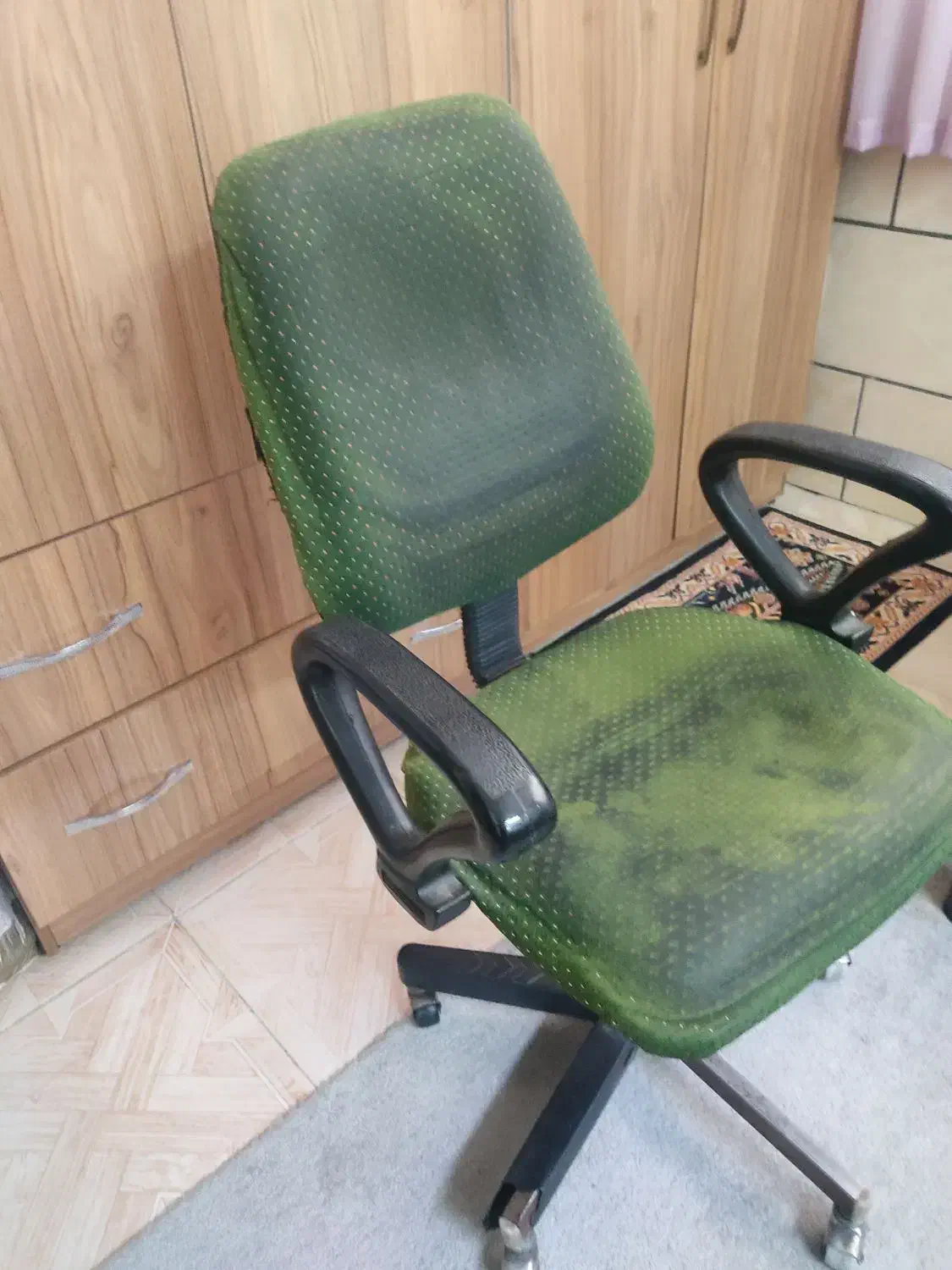 صندلی|دفتر کار|اراک, |دیوار