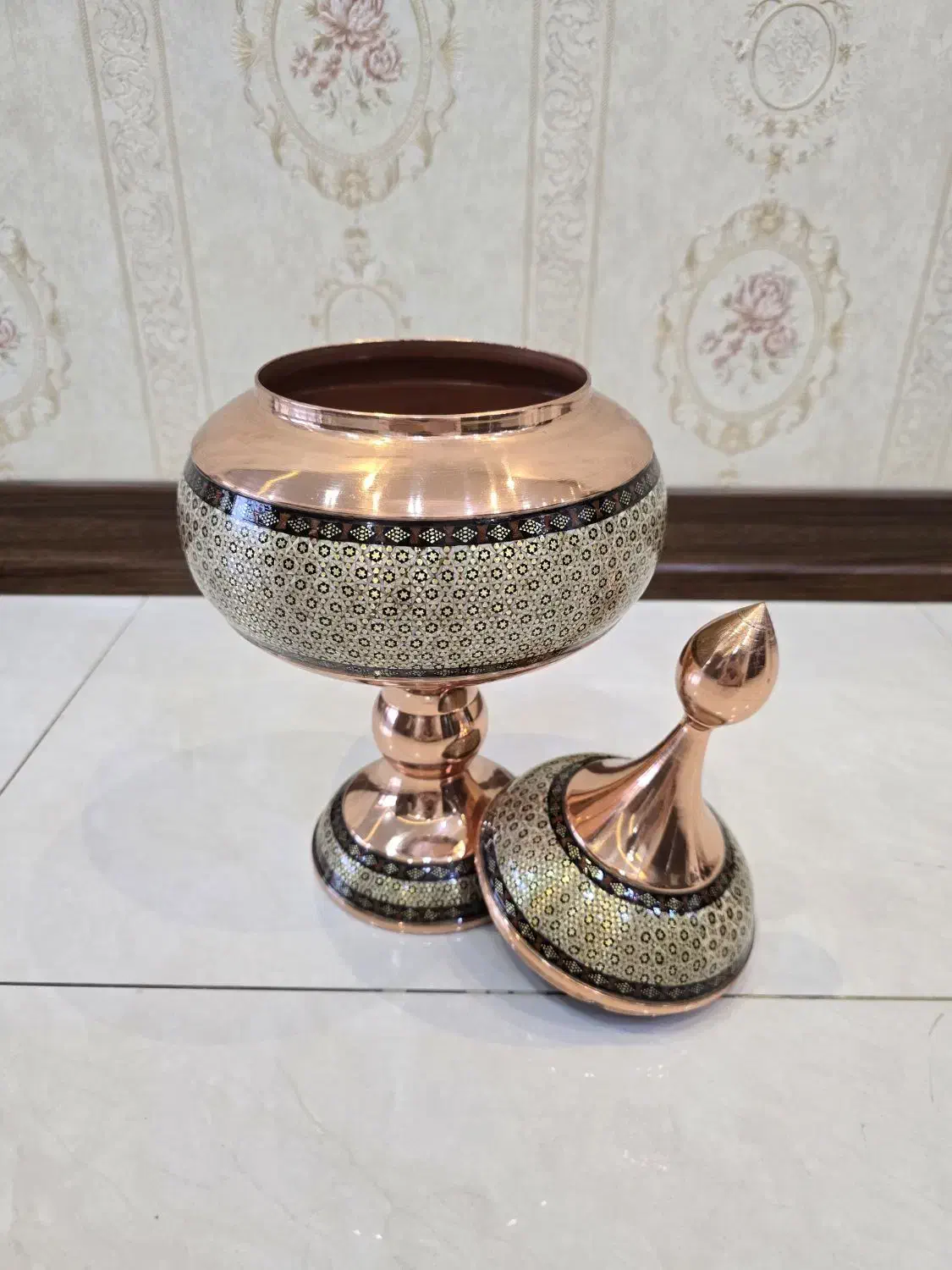 شکلات‌خوری و گلدان مس و خاتم - فروش به علت مهاجرت|صنایع دستی و سایر لوازم تزئینی|اصفهان, جلالیه|دیوار