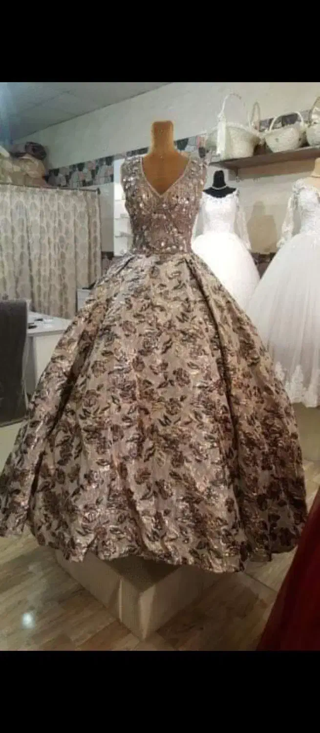 لباس پرنسسی ب فروش میرسد|لباس|بهارستان, |دیوار