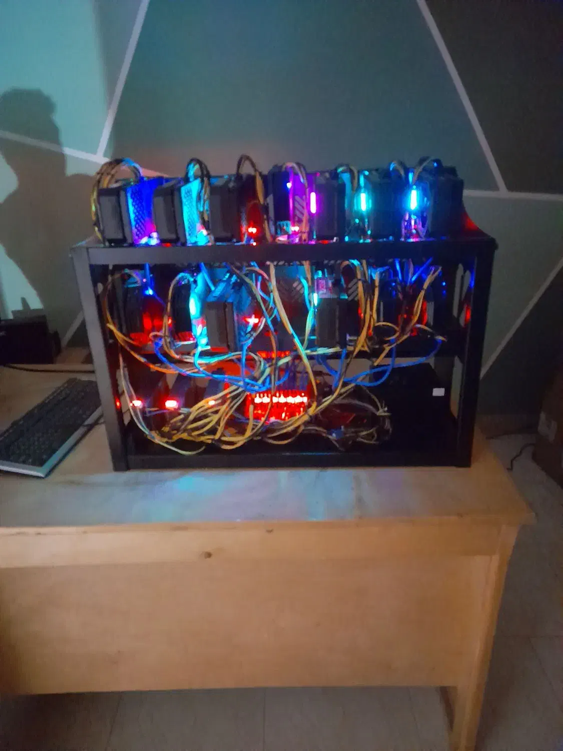 ریگ اتریوم RX580|قطعات و لوازم جانبی رایانه|ارومیه, |دیوار