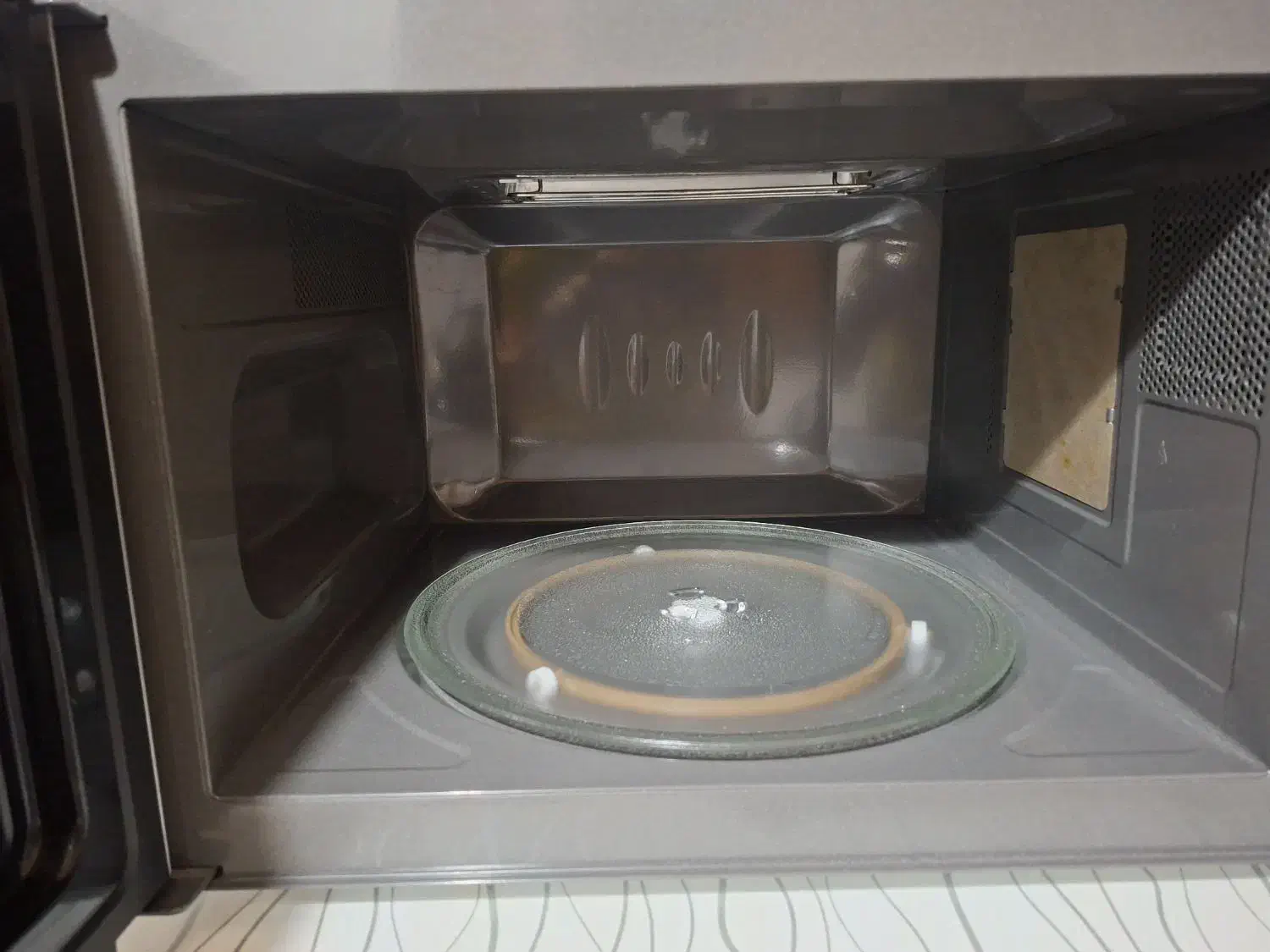 مایکروفر الجی در حد نو|اجاق گاز و لوازم برقی پخت‌وپز|رشت, نظری|دیوار