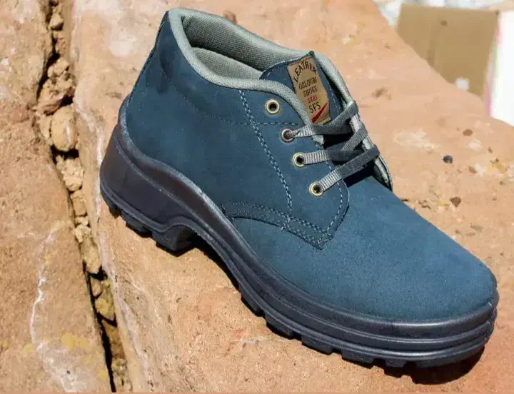 کفش کار|کیف، کفش، کمربند|جلفا, |دیوار