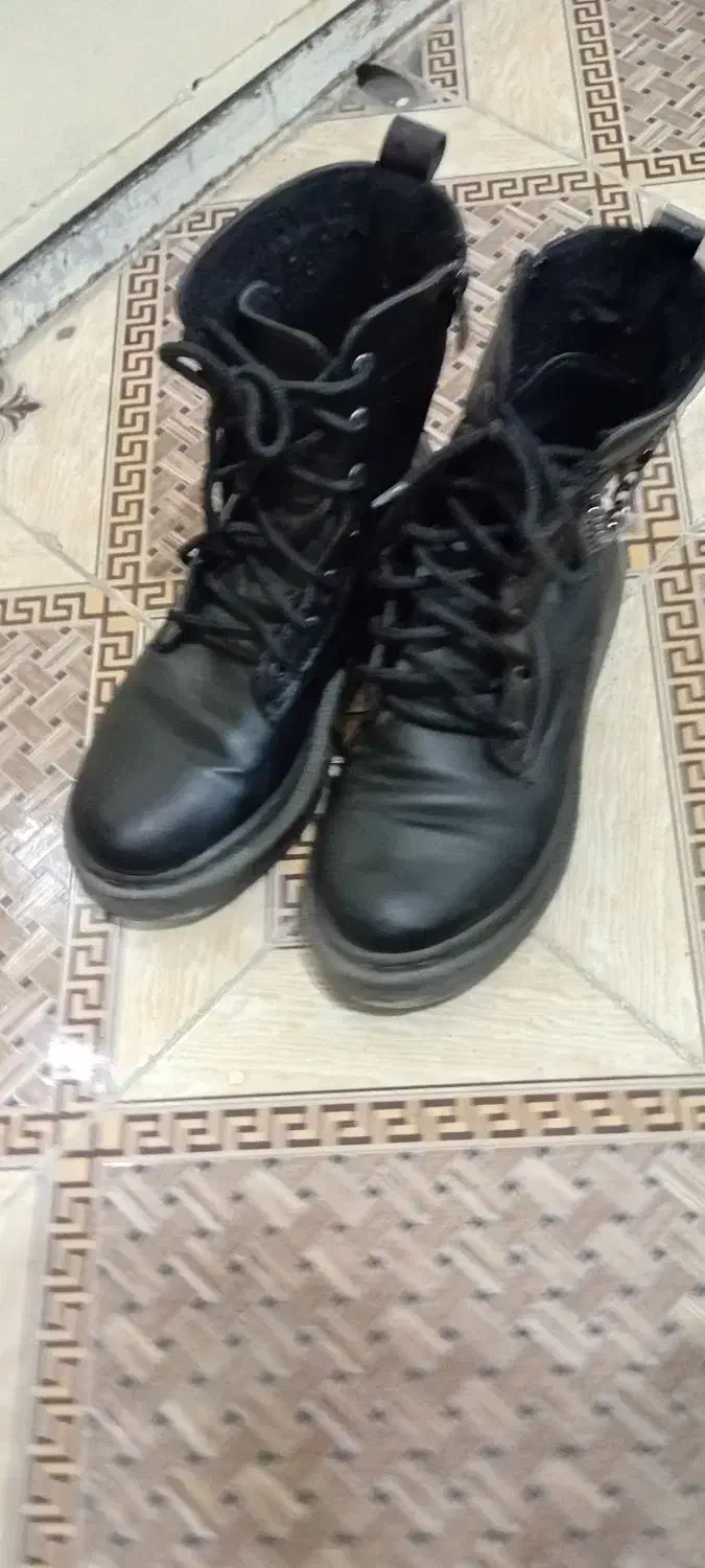 پوتین|کیف، کفش، کمربند|سنندج, |دیوار