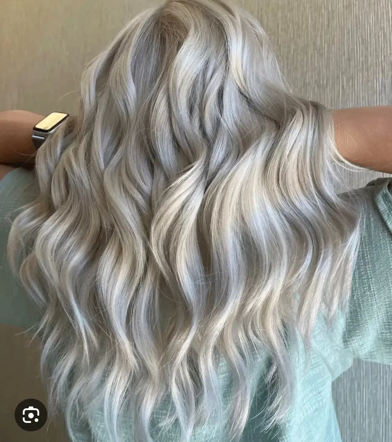 نیازمند میکاپ کار و رنگ کار حرفه ای با سابقه|استخدام درمانی، زیبایی، بهداشتی|عسلویه, |دیوار