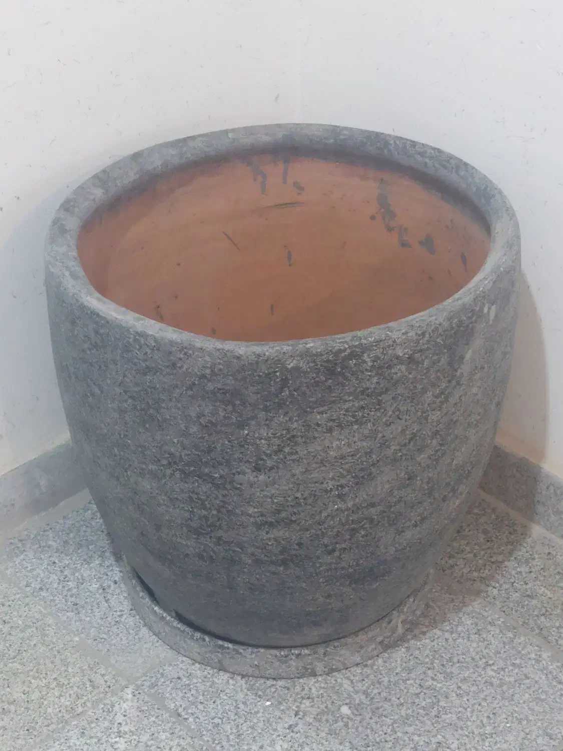 گلدان سفالی و پلاستیکی|گل و گیاه طبیعی|هشتگرد, فاز ۳ مهستان|دیوار