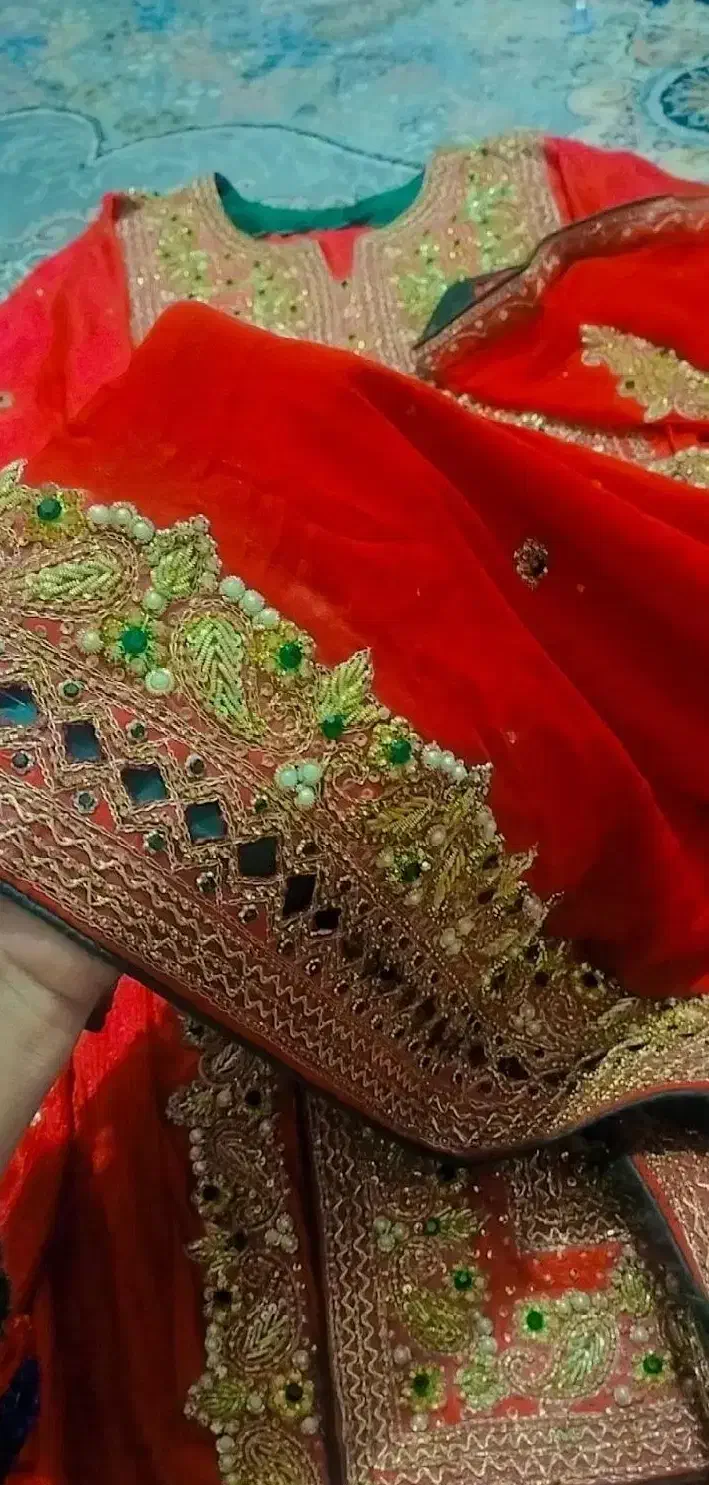 معاوضه با زی آستین|لباس|سراوان, |دیوار