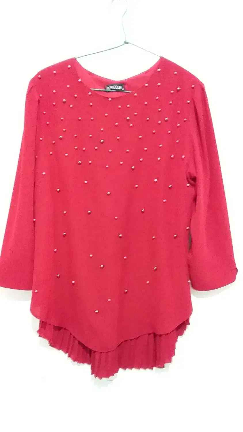 تعدادی لباس زنانه در حد نو به فروش می‌رسد|لباس|بیجار, |دیوار