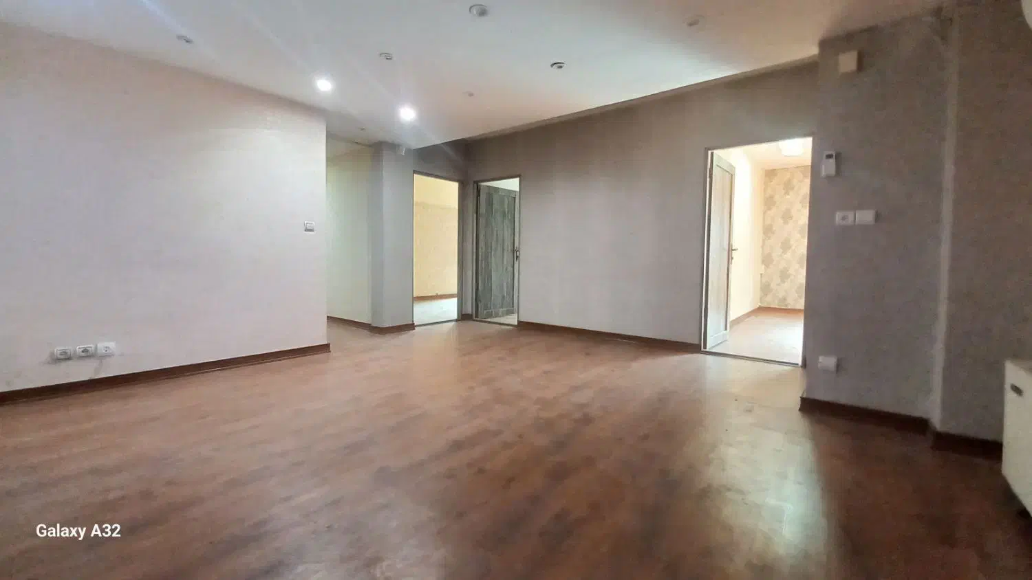 بر ولیعصر ،توانیر -۱۲۸ متر - امکان سکونت چند ساله|اجارهٔ دفتر کار، اتاق اداری، مطب|تهران, نظامی گنجوی (توانیر)|دیوار