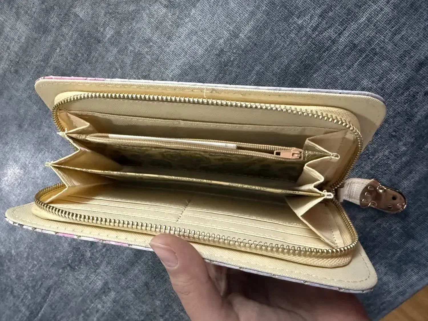 کیف پول کاملا نو مناسب کادو|کیف، کفش، کمربند|اصفهان, کوی امیریه|دیوار